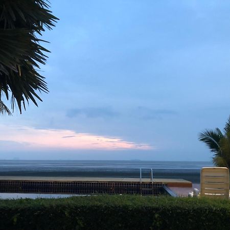 The Chevalley Beach Resort Satun Exterior foto