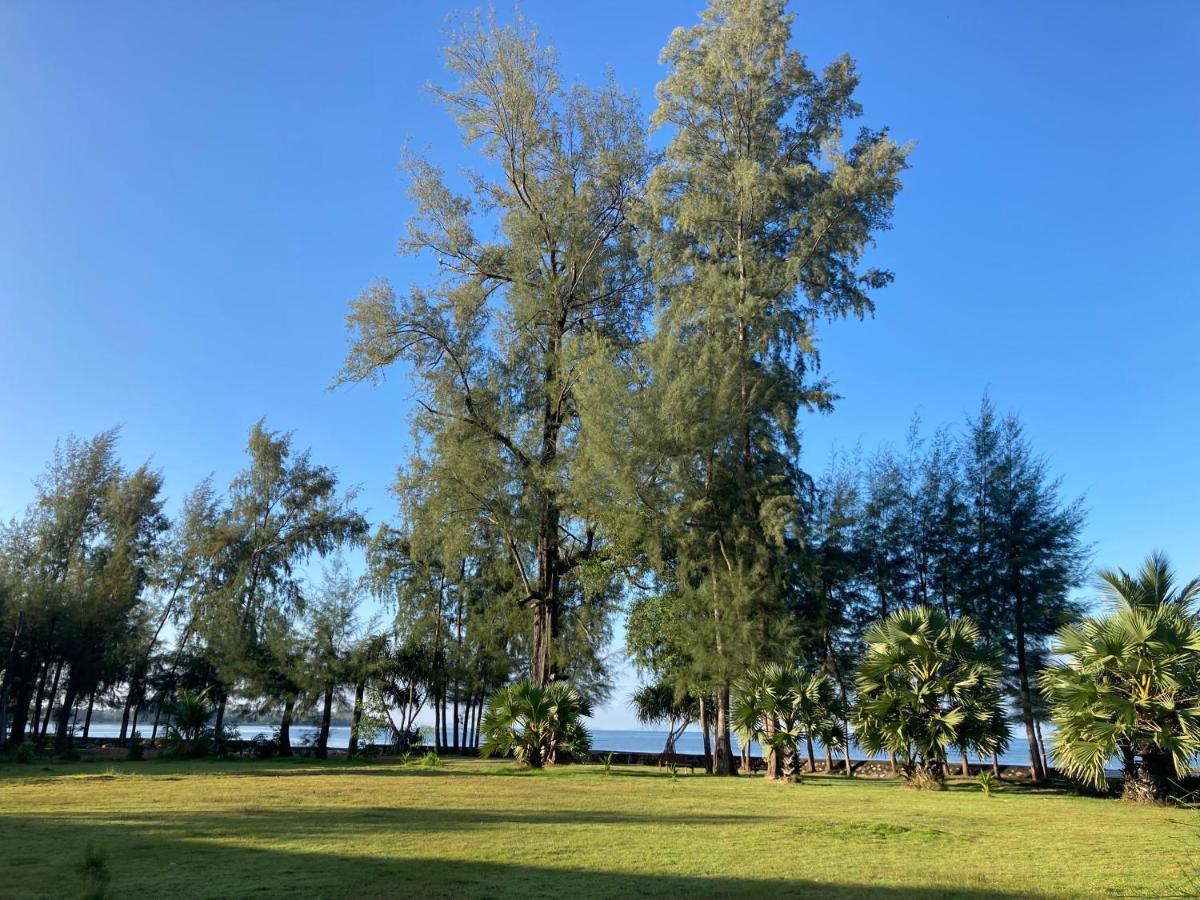 The Chevalley Beach Resort Satun Exterior foto