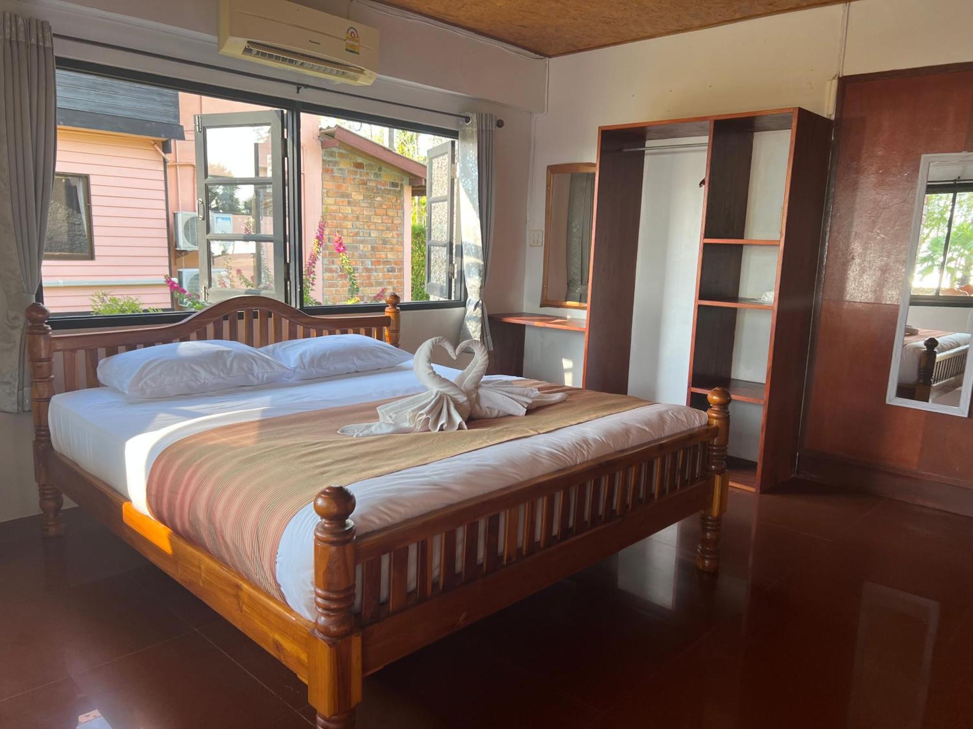 The Chevalley Beach Resort Satun Exterior foto
