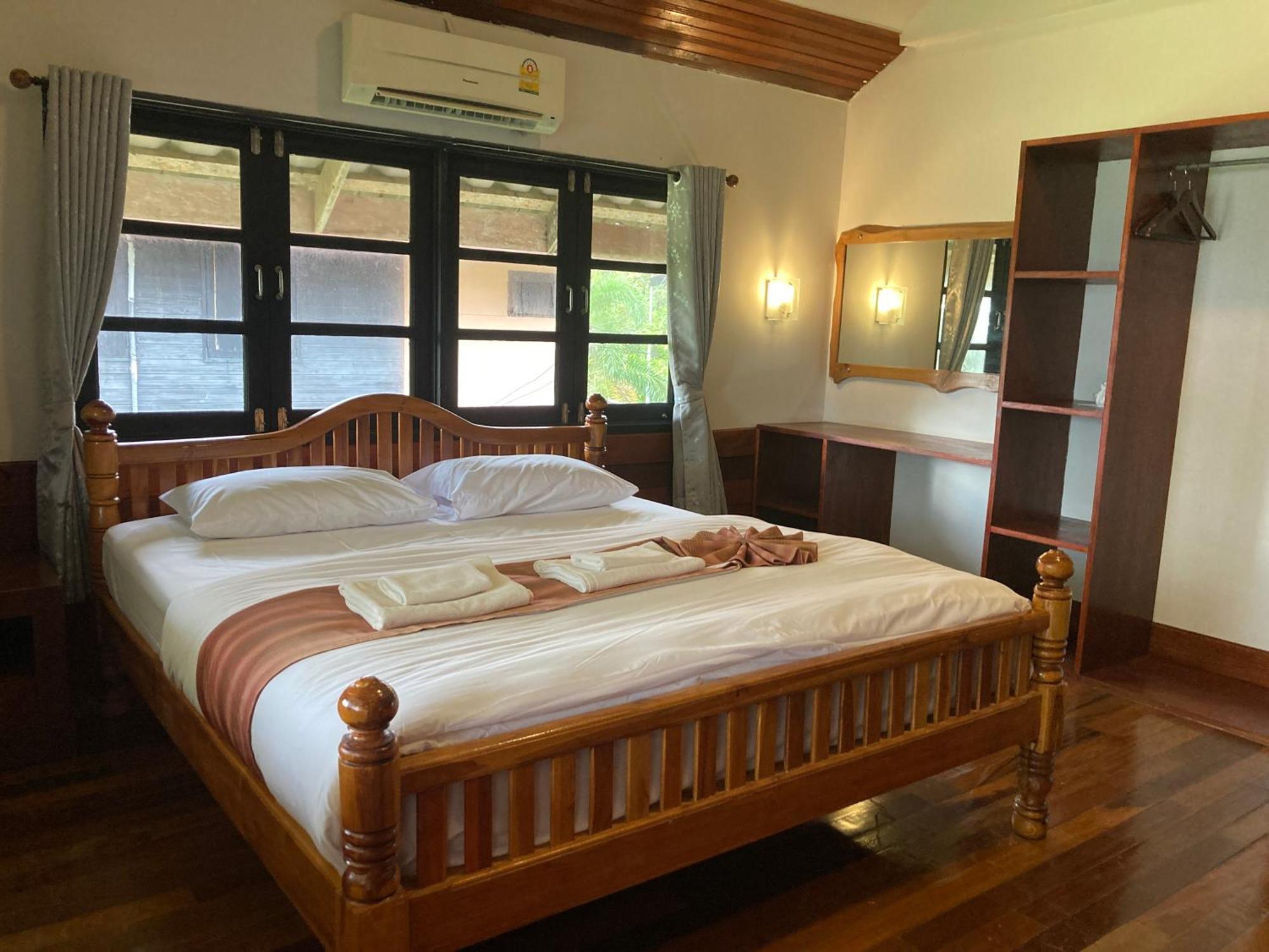 The Chevalley Beach Resort Satun Exterior foto