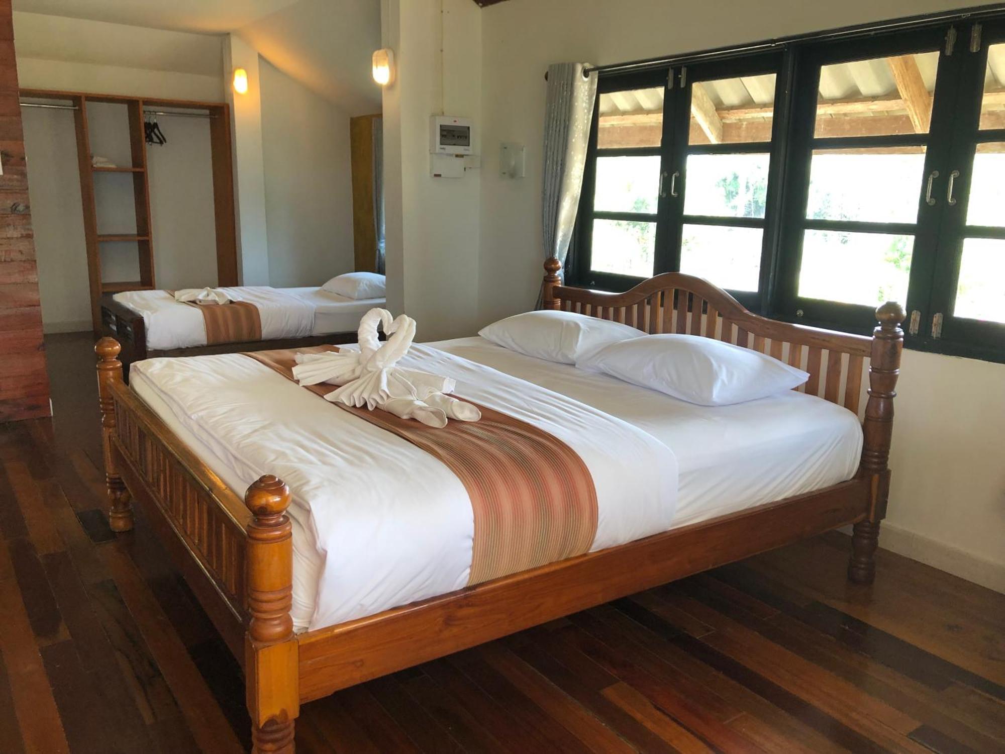 The Chevalley Beach Resort Satun Exterior foto