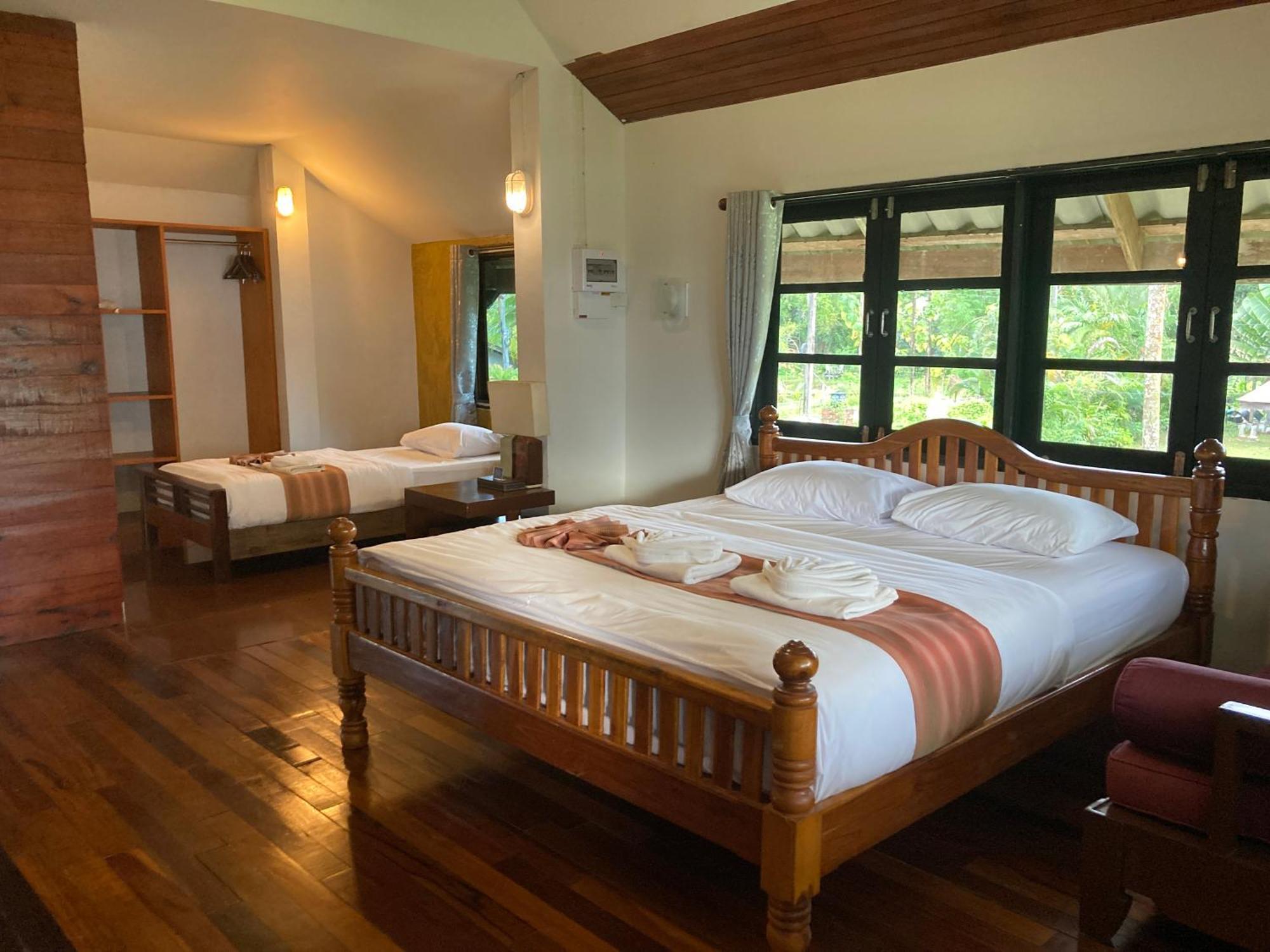 The Chevalley Beach Resort Satun Exterior foto