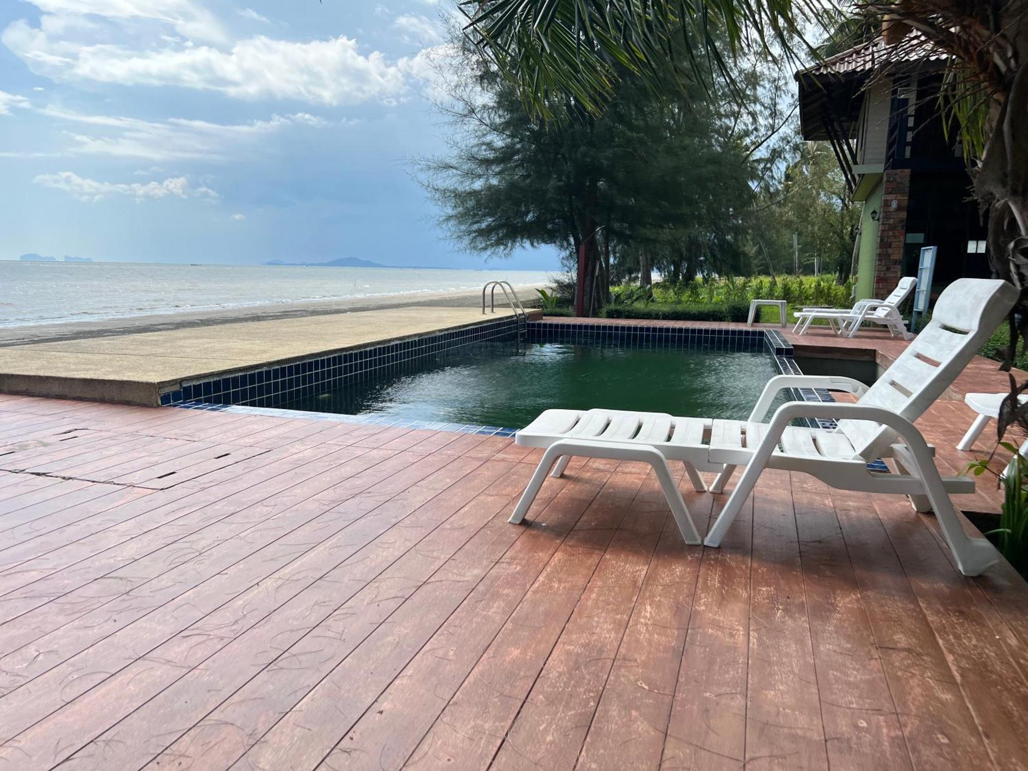 The Chevalley Beach Resort Satun Exterior foto