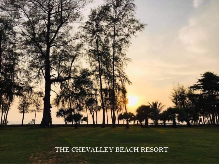 The Chevalley Beach Resort Satun Exterior foto