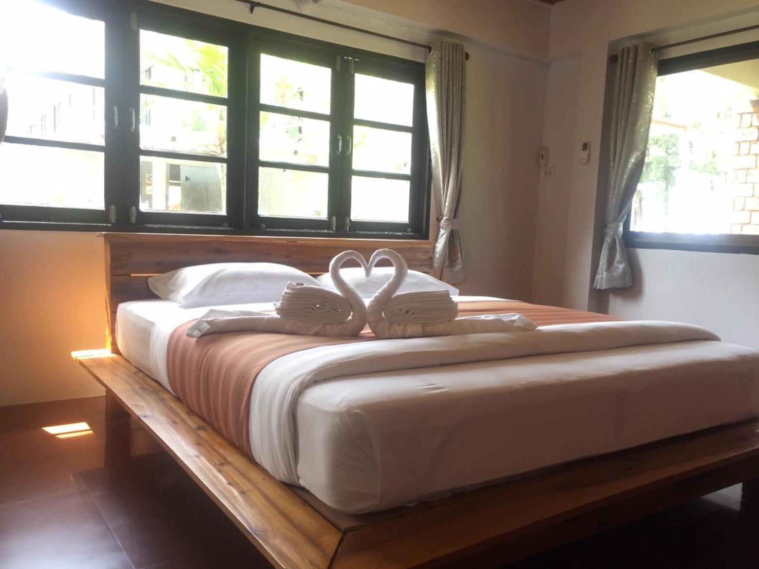The Chevalley Beach Resort Satun Exterior foto
