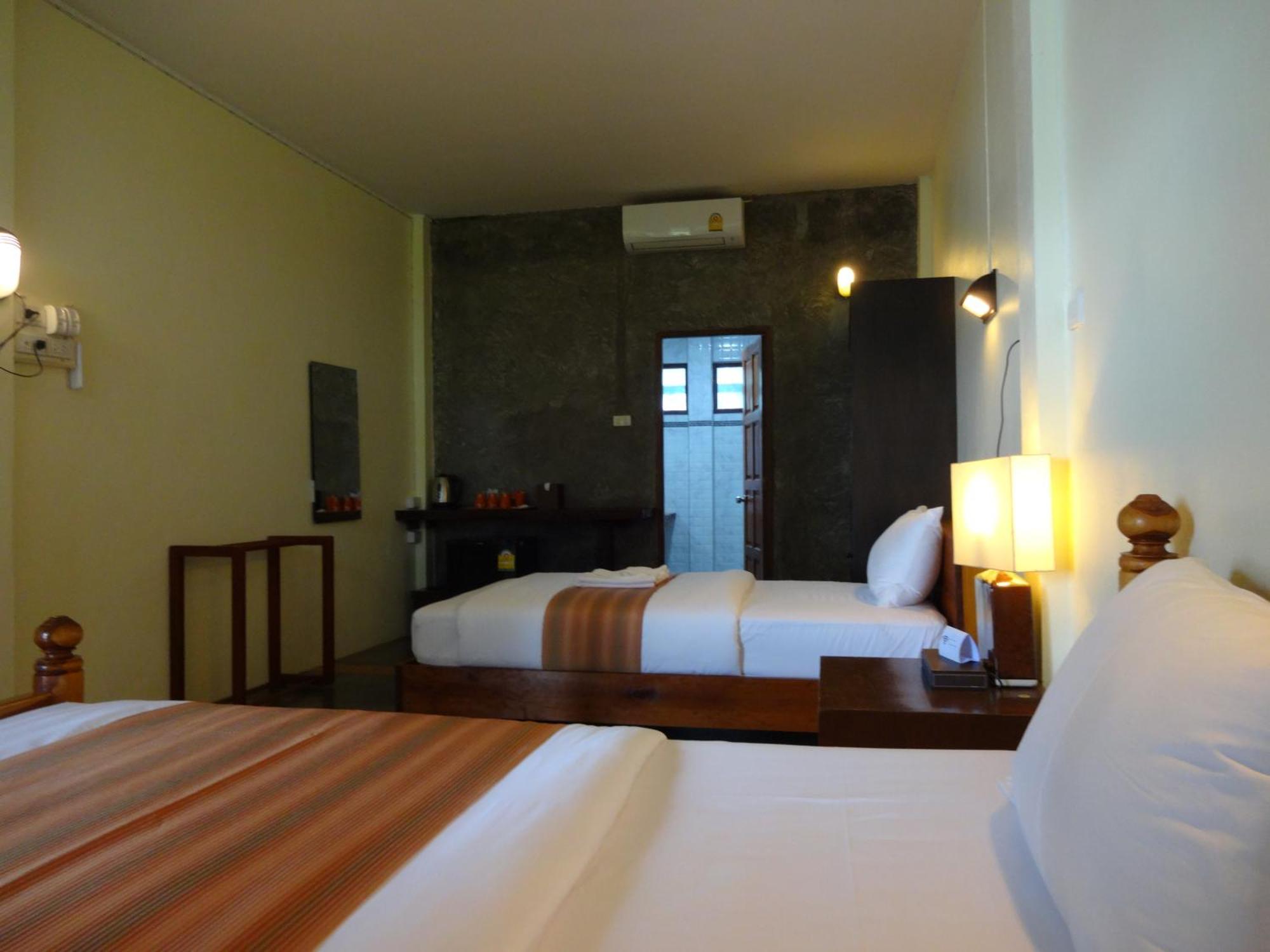 The Chevalley Beach Resort Satun Exterior foto