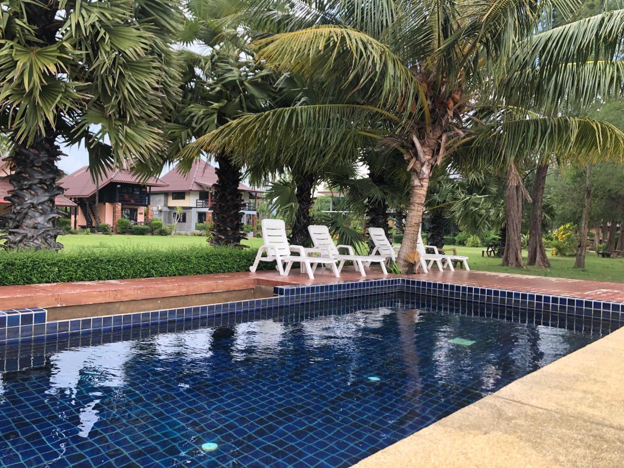 The Chevalley Beach Resort Satun Exterior foto