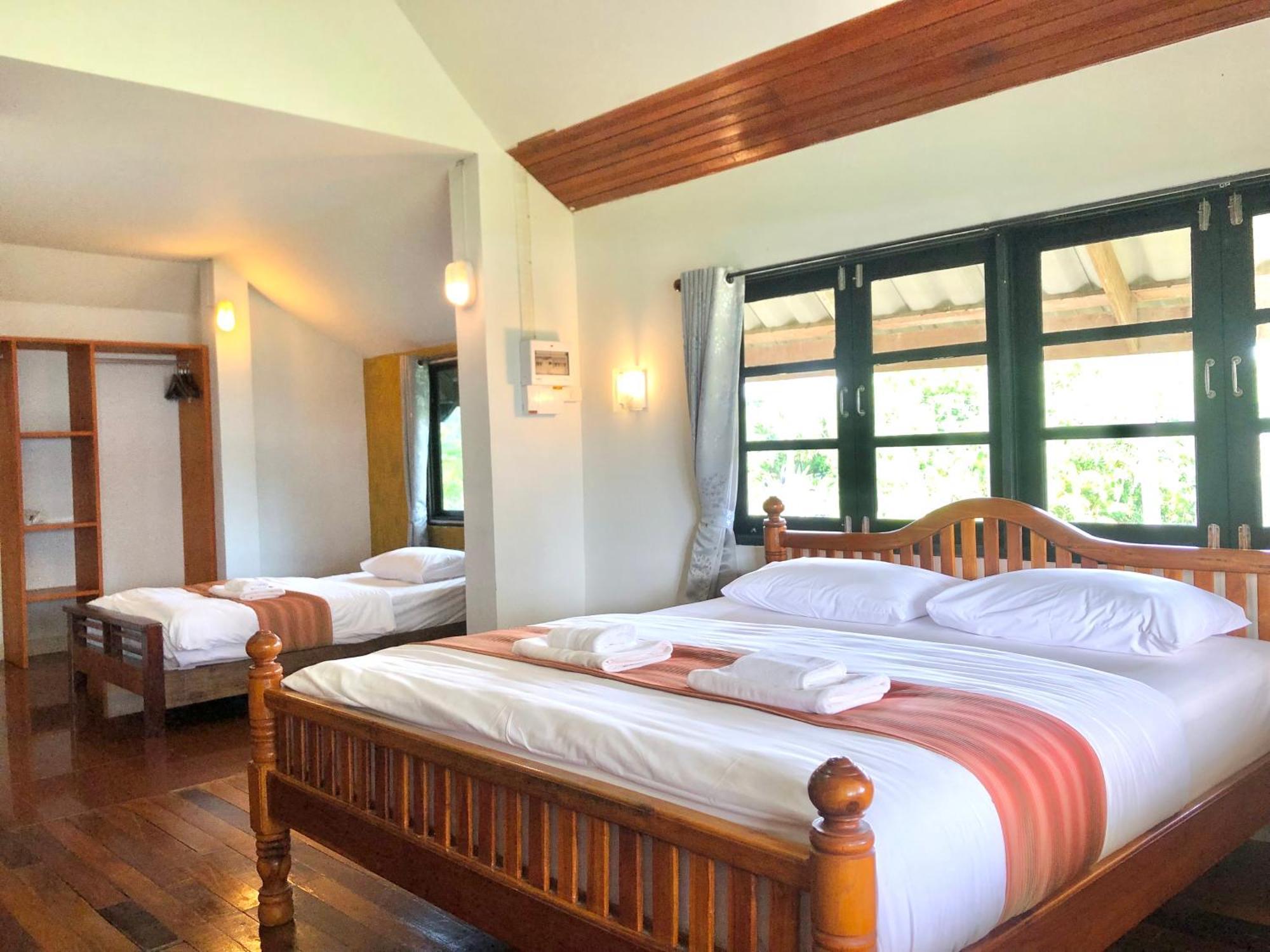 The Chevalley Beach Resort Satun Exterior foto